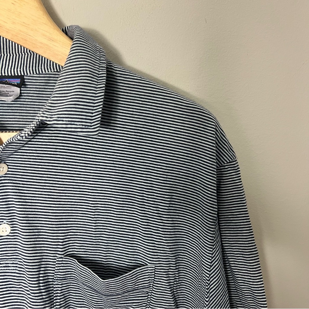 Patagonia Mens Organic Cotton Navy Blue Striped Short Sleeve Polo Shirt XL 606 - Picture 3 of 6
